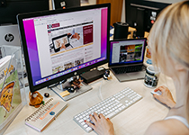 Bildschirm mit Webseite