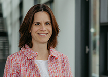 Dr. Martina Beyrau