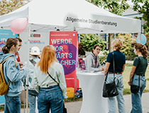 Infostand beim Studieninformationstag 2024