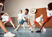 Kinder treiben Sport