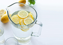 Zitronenwasser Zitronenwasser