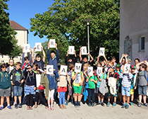 Gruppe der Kinder, die an den Campusferien teilnahmen