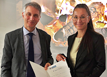 Dr. Kathrin Meyer-Pinger und Dekan Prof. Dr. Abdolkarim Sadrieh