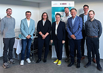 Wissenschaftler des Forschungscampus STIMULATE mit Ministerin