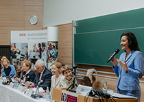 Bundesministerin Bär bei der HRK